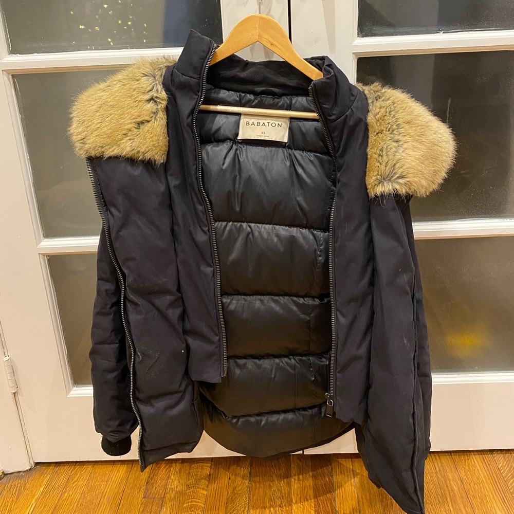 Aritzia Babaton puffer jacket XS
